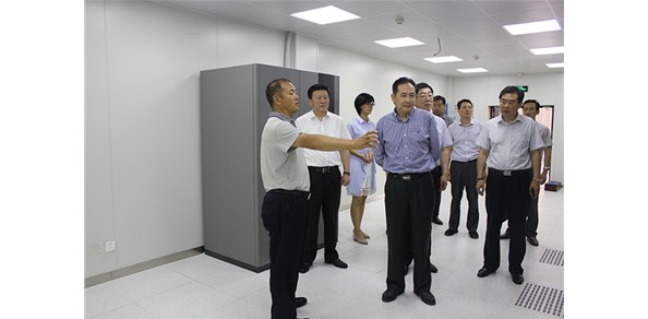 2016年6月17日，煙臺市政協(xié)副主席張行如到棲霞德豐調研指導工作